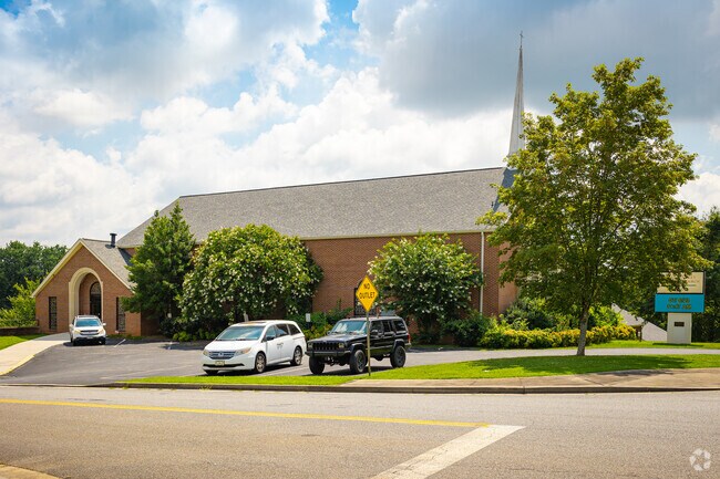 Inside Hickory Valley Christian School you will find eager students and talented teachers.