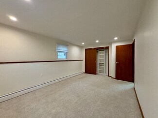 25 Paddock St, North Babylon, NY 11703