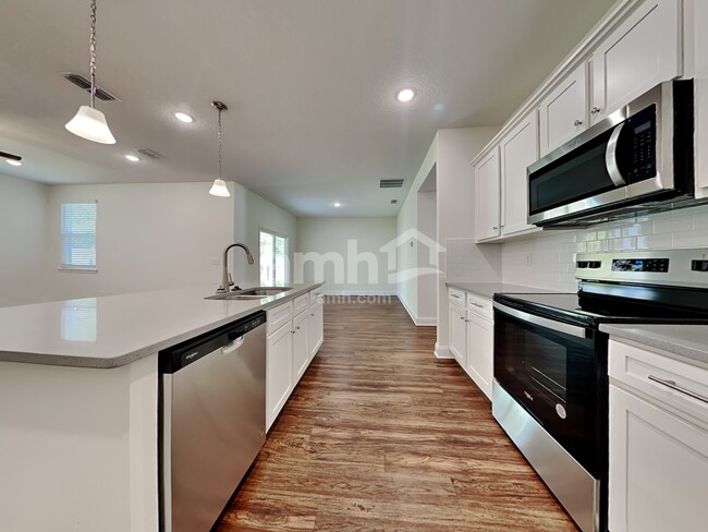 12644 Percy Ln, Jacksonville, FL 32218 - photo 4