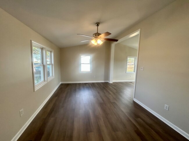 403 S Market St, Benson, NC 27504 - photo 5