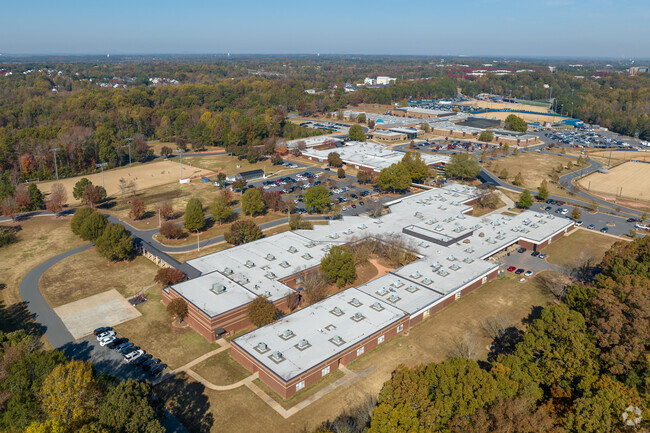 Fort Mill High School, Rankings & Reviews - Homes.com