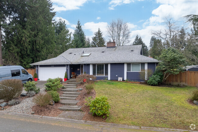 Ranch style homes atop the hills offer beautiful views of Mercer Island.