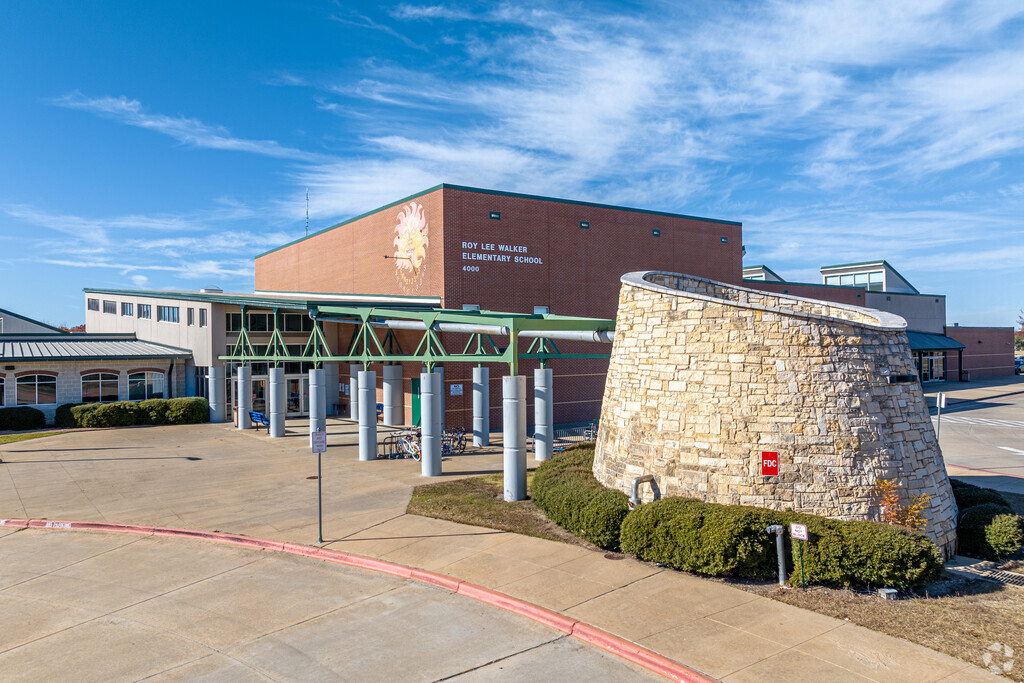 Roy Lee Walker Elementary School, Rankings & Reviews