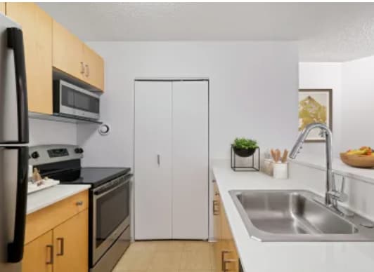 728 N Dearborn St, Chicago, IL 60654 - photo 2