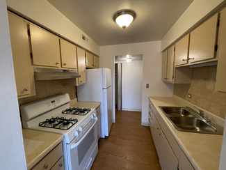 338 N Green Bay Rd Unit 1102, Waukegan, IL 60085