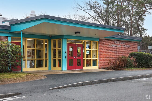 Highlands Elementary School is located in Danvers, MA.