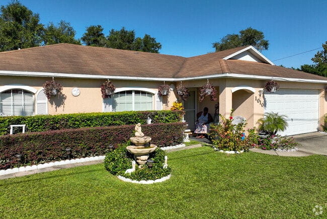 This adorable contemporary home is located on Thompson Street in DeLand Southwest.