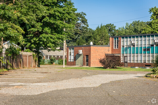 Barry Elementary School is located in Chicopee, MA.