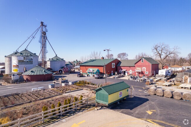 Crest Hill residents can enjoy Siegel's Cottonwood Farms' events.