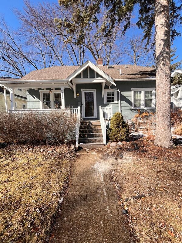 811 Hilldale Dr, Royal Oak, MI 48067