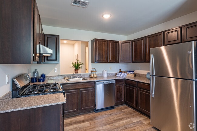 1BR, 2.5BA w/Den - 1,250SF -Beech II - Kitchen