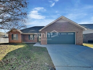 2306 Sir Edward Ln, Maryville, TN 37803