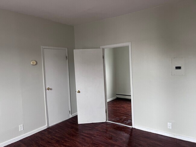 1124 Rivington St unit 4, Roselle, NJ 07203 - photo 4
