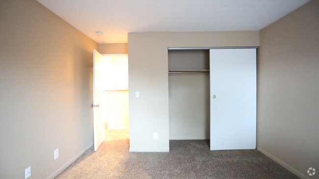 Bedroom - 1BR, 1BA - 732 SF