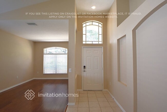 15454 Martinmeadow Dr, Lithia, FL 33547 - photo 3