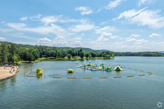 Middle Valley is home to Chester Frost Park with it's water access and related activities.