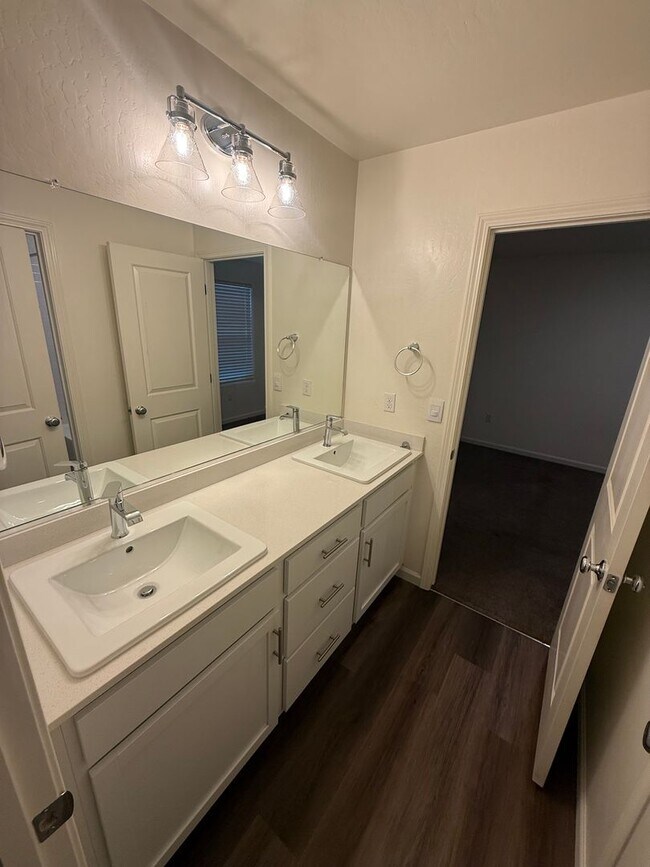 4505 Berkshire Rd, Bakersfield, CA 93313 - photo 5