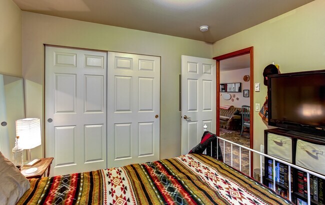 Windsor Place Apartments, Bellingham, WA 98225 - photo 7