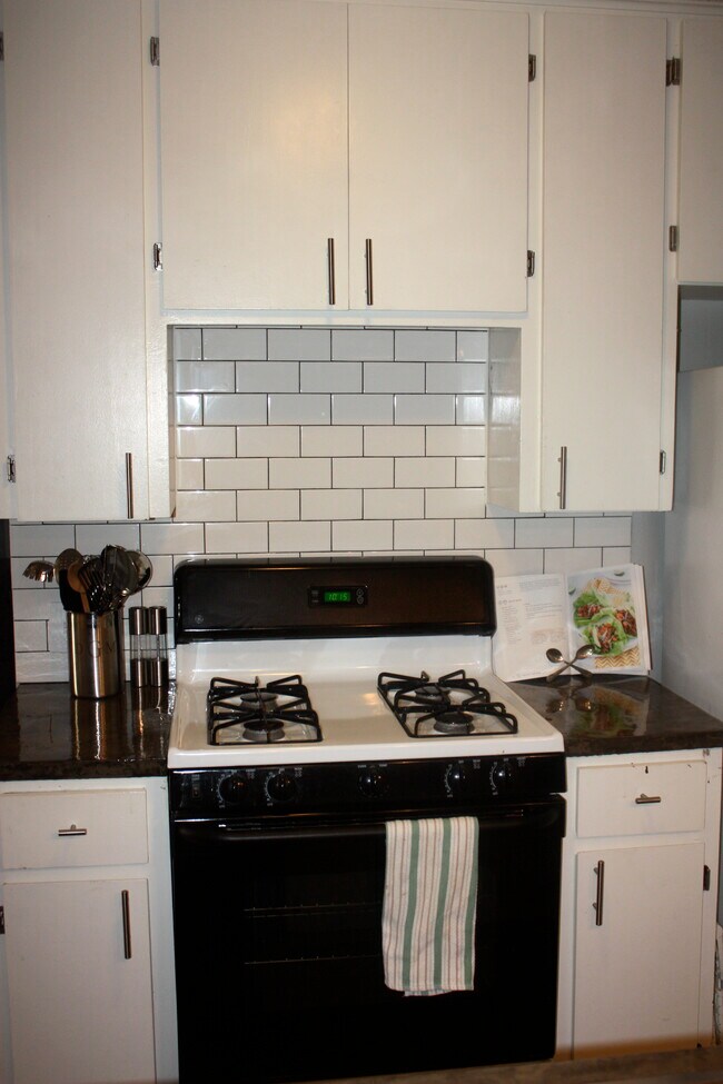 3408 Dolphin Dr, Austin, TX 78704 - photo 4