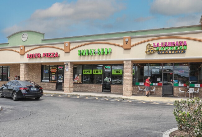 Buena Ventura Lakes Shopping Center is located on Simpson Road.