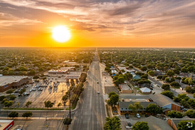 University Pines locals can easily access nearby cities via Loop 289 and US Route 87.