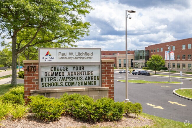 Children are offered a great education at Paul W. Litchfield CLC in Wallhaven.