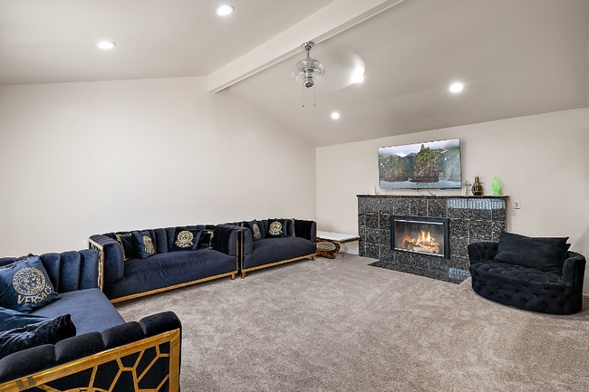 35715 Maureen Dr, Sterling Heights, MI 48310 - photo 3