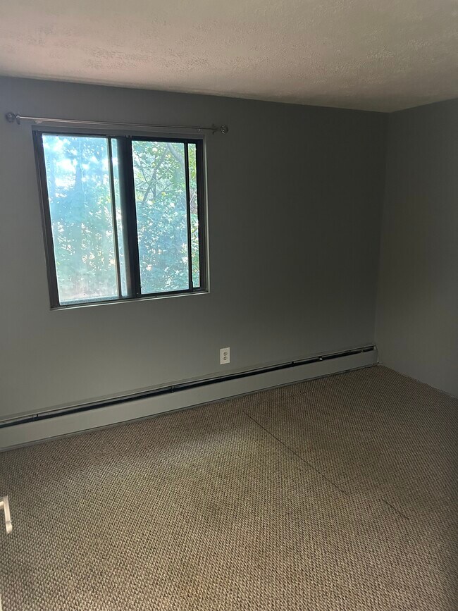 545 Calef Rd unit 28, Manchester, NH 03103 - photo 6