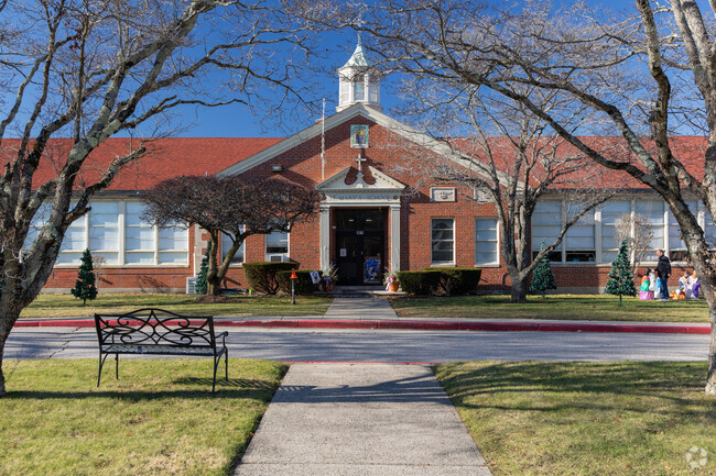Saint Mary’s School lives the Gospel values of faith, hope and love.