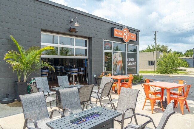 8th Ward Pub has a great menu with healthier options within Rolling Green.