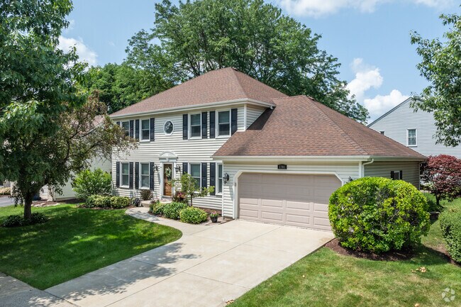 Most homes in Ranch View have attached garages.