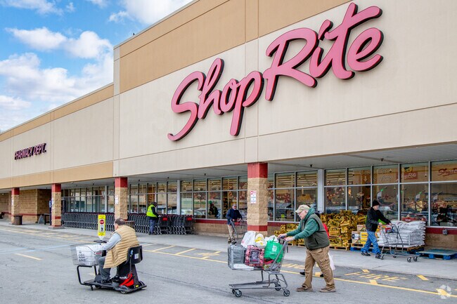 ShopRite in Byram offers convenient grocery shopping with a wide selection of fresh and everyday essentials.