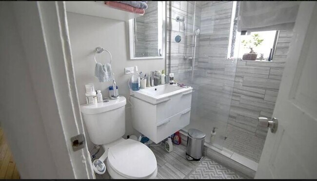 2117 N Kedzie Blvd unit 3R, Chicago, IL 60647 - photo 6