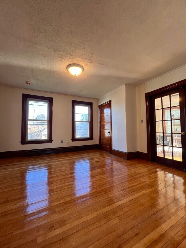 94 Graham St unit 301, Biddeford, ME 04005 - photo 3