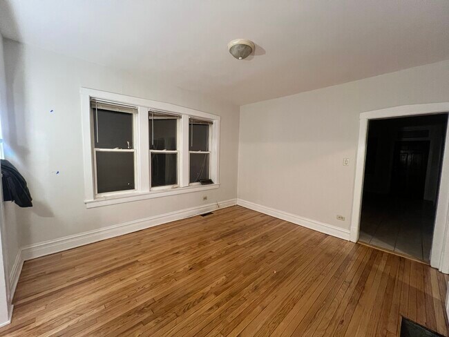 4321 W Thomas St unit 1, Chicago, IL 60651 - photo 3