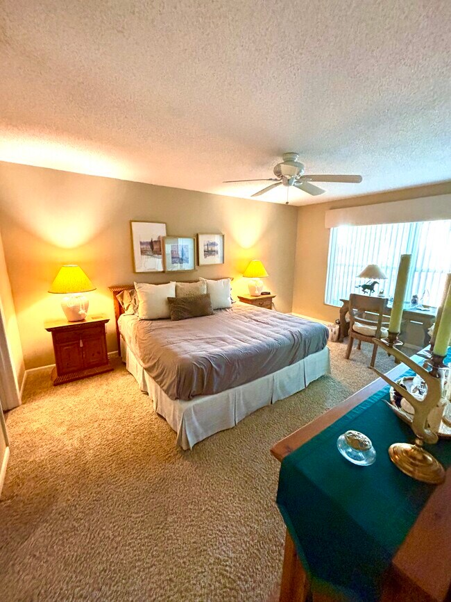 2193 Masters Ct unit 2 bedroom 2 full bat, Dunedin, FL 34698 - photo 2