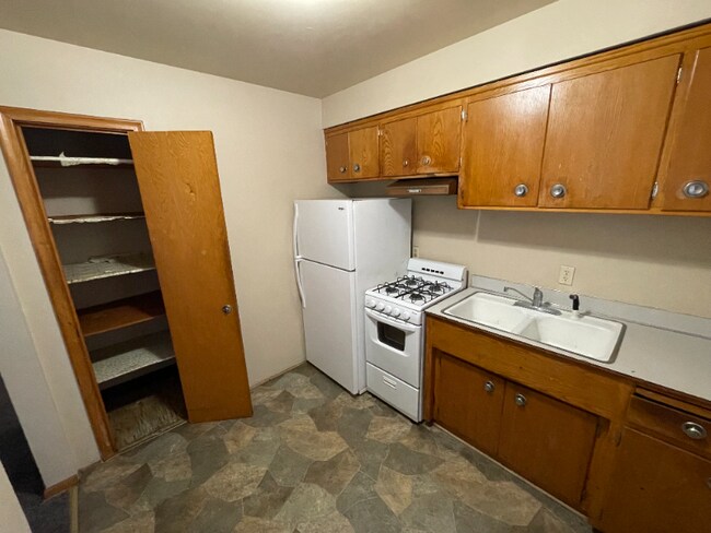 616 Ivy Ave E unit 1, Saint Paul, MN 55130 - photo 2