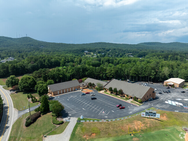Horizon Christian Academy gets a B from Niche Grade.