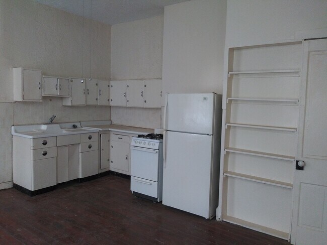 2232 Ravine St unit 1, Cincinnati, OH 45219 - photo 2