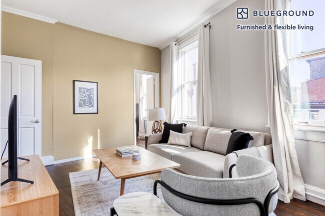 302 W 11th St unit FL2-ID990, New York, NY 10014 - photo 2