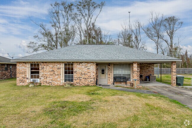 Ranch homes are a very popular style in the older parts of Gray.