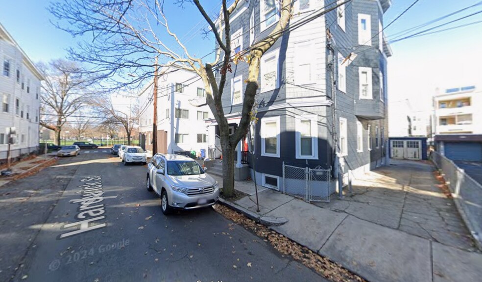 24 Hardwick St unit 3, Cambridge, MA 02141 - photo 1