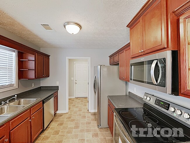 150 Shadowbrook Dr, Covington, GA 30016 - photo 7