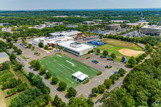 The Frisch School is an above-average school located in Paramus, NJ.