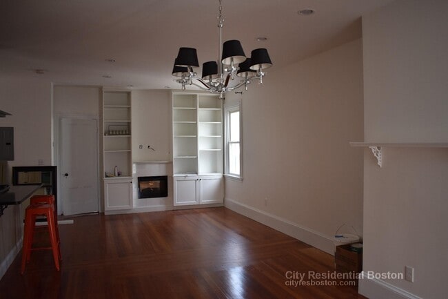 693 E 6th St unit 2, Boston, MA 02127 - photo 3