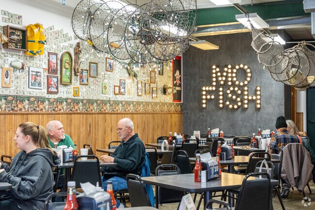 Savor handcrafted dishes made with care at Mo Fish near Lincoln-Fairview.