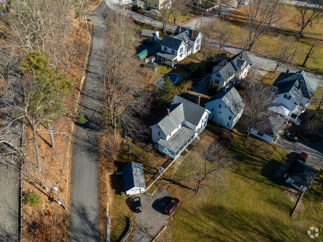 Whiting Hill School in Wilton, NH is a private school serving grades 1-6.