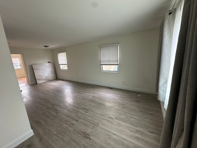 1031 Lawnton Terrace unit 1031 Lawnton Terrace, Glenolden, PA 19036 - photo 5