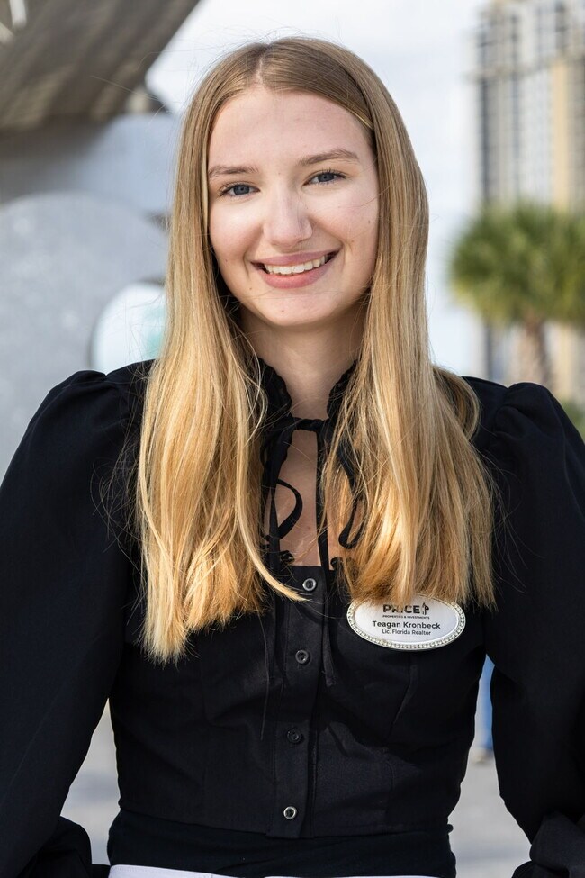 Agent Photo