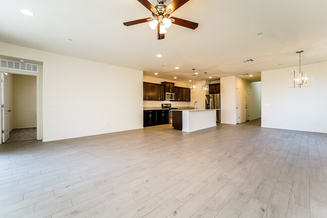 10696 W Embrey Dr, Marana, AZ 85653 - photo 6